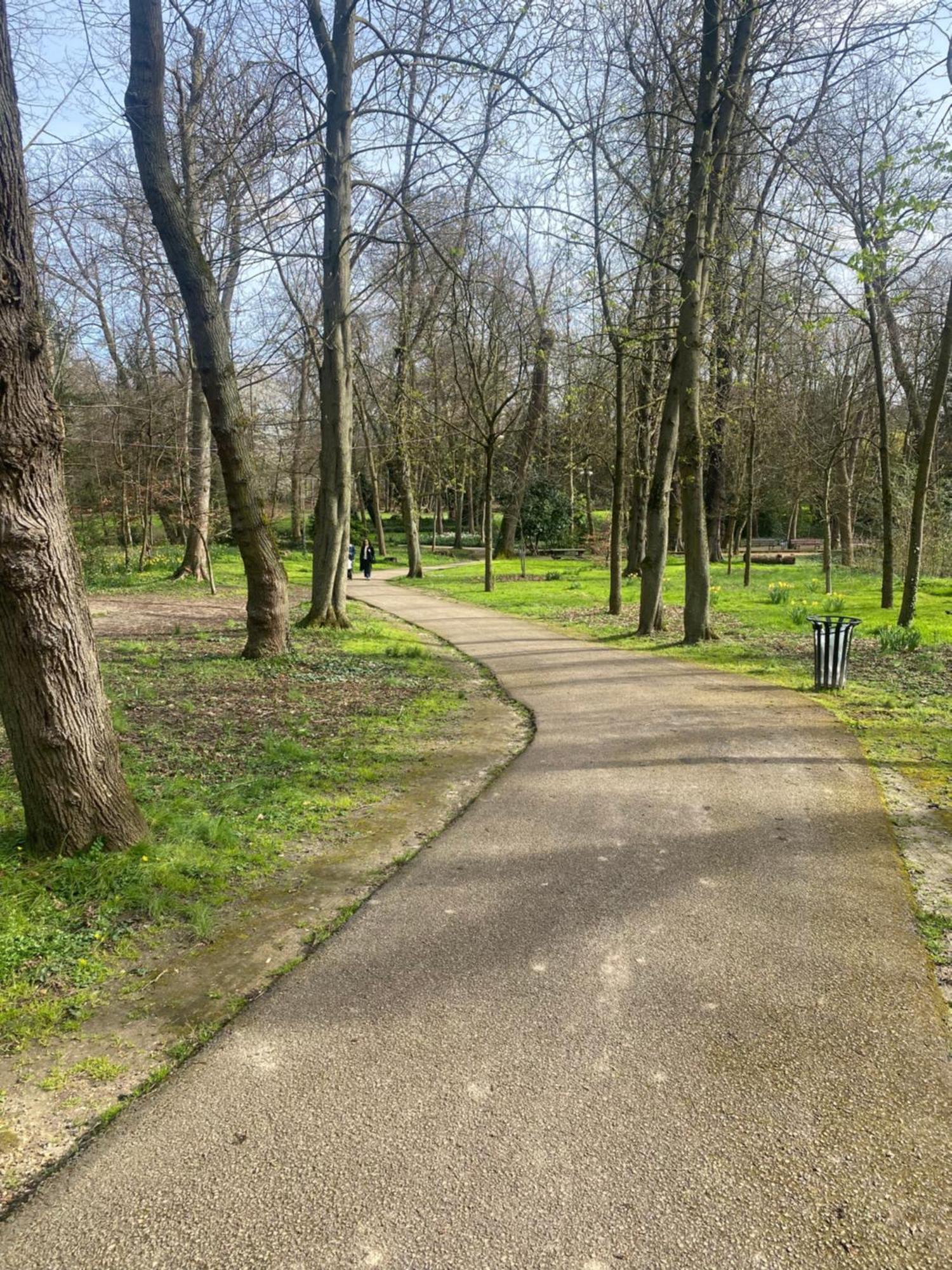 Emplacement Exceptionnel Et Rare Paris Longchamp *